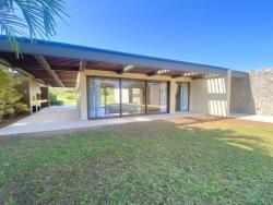 Casa para Venda em Armação dos Búzios - 2